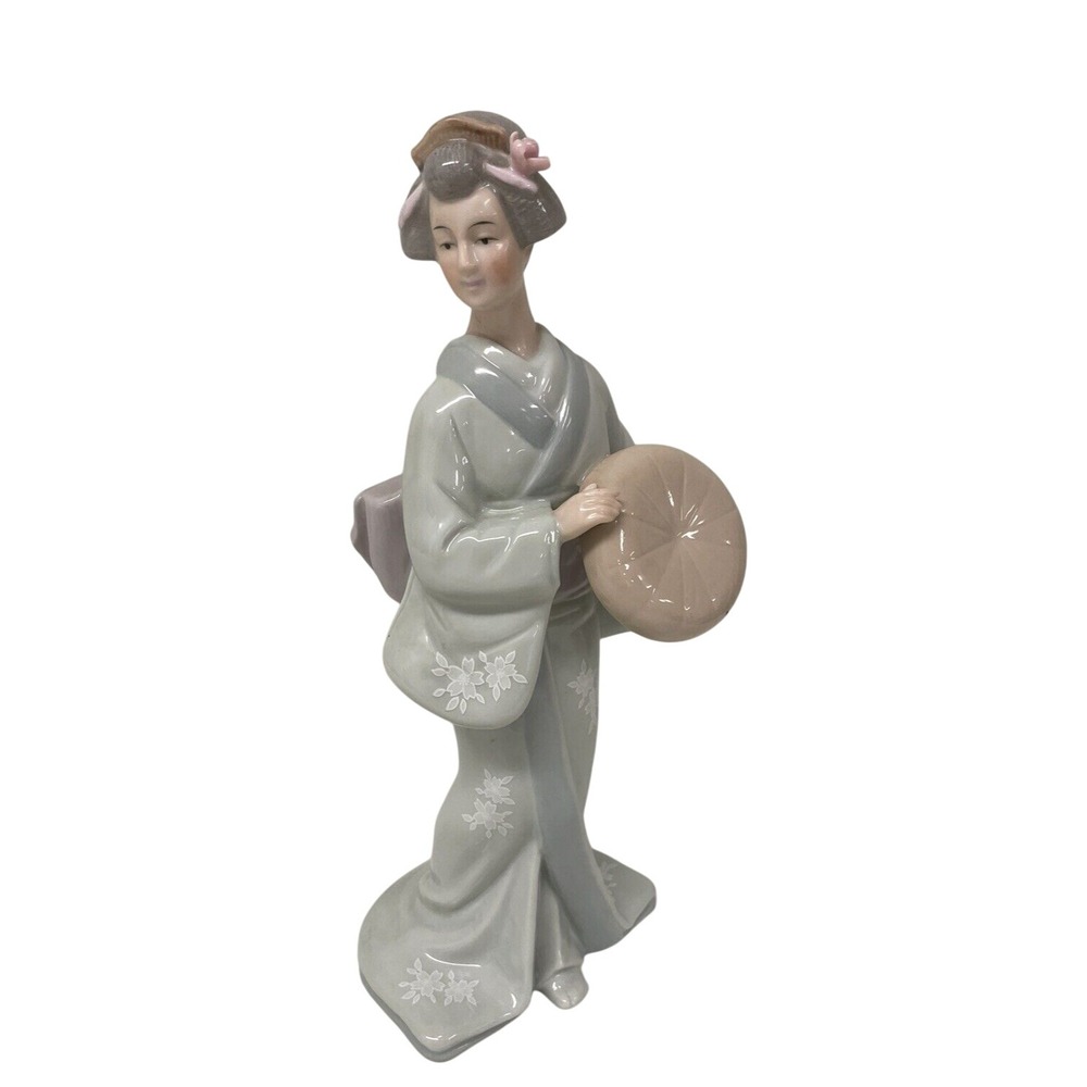 Vintage Toyo Japan  Porcelain Lady‎ Figurine Green Floral Robe